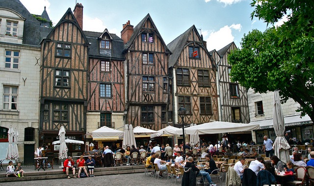Place (square) Plumerau, downtown Tours